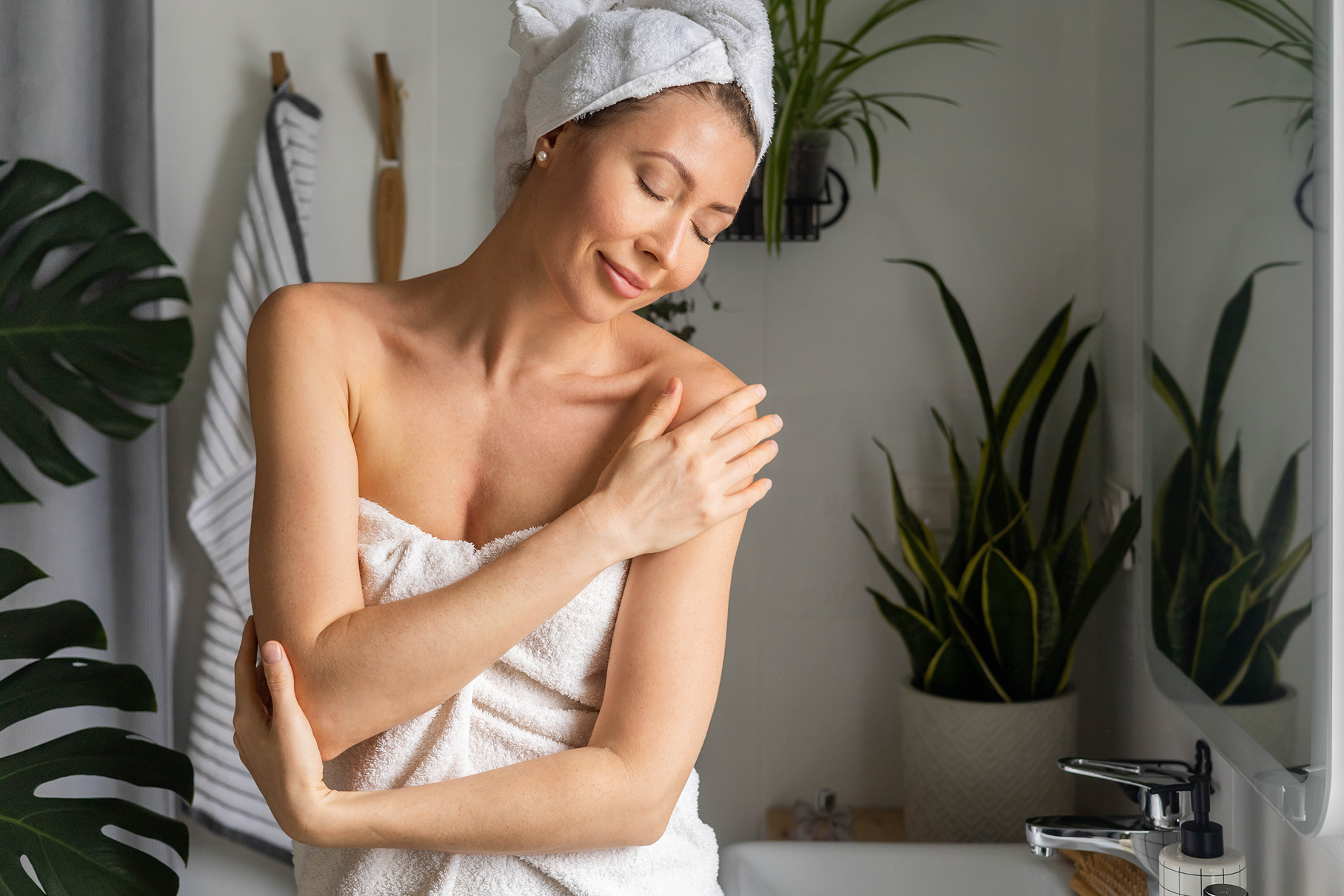 Morning Glow: Your Flaunt-Beauty AM Routine for Radiant Skin
